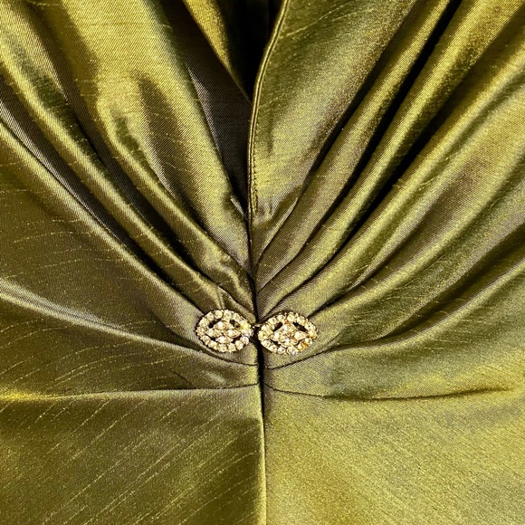 🍾Silk Jacket, rhinestone clasp, chartreuse, size 12 fitted jacket. - Picture 3 of 6